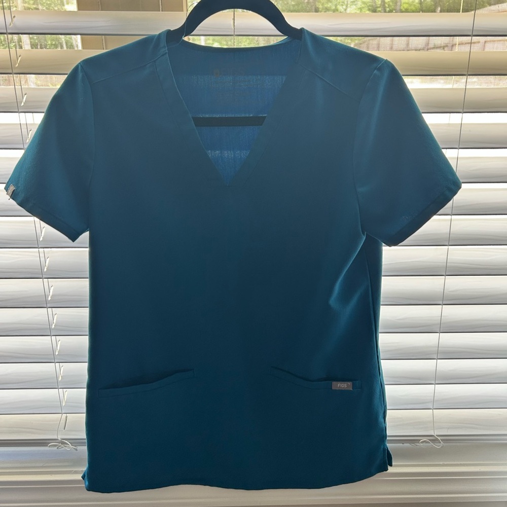 Figs Deep Blue V-Neck Short Sleeve Top and Pants